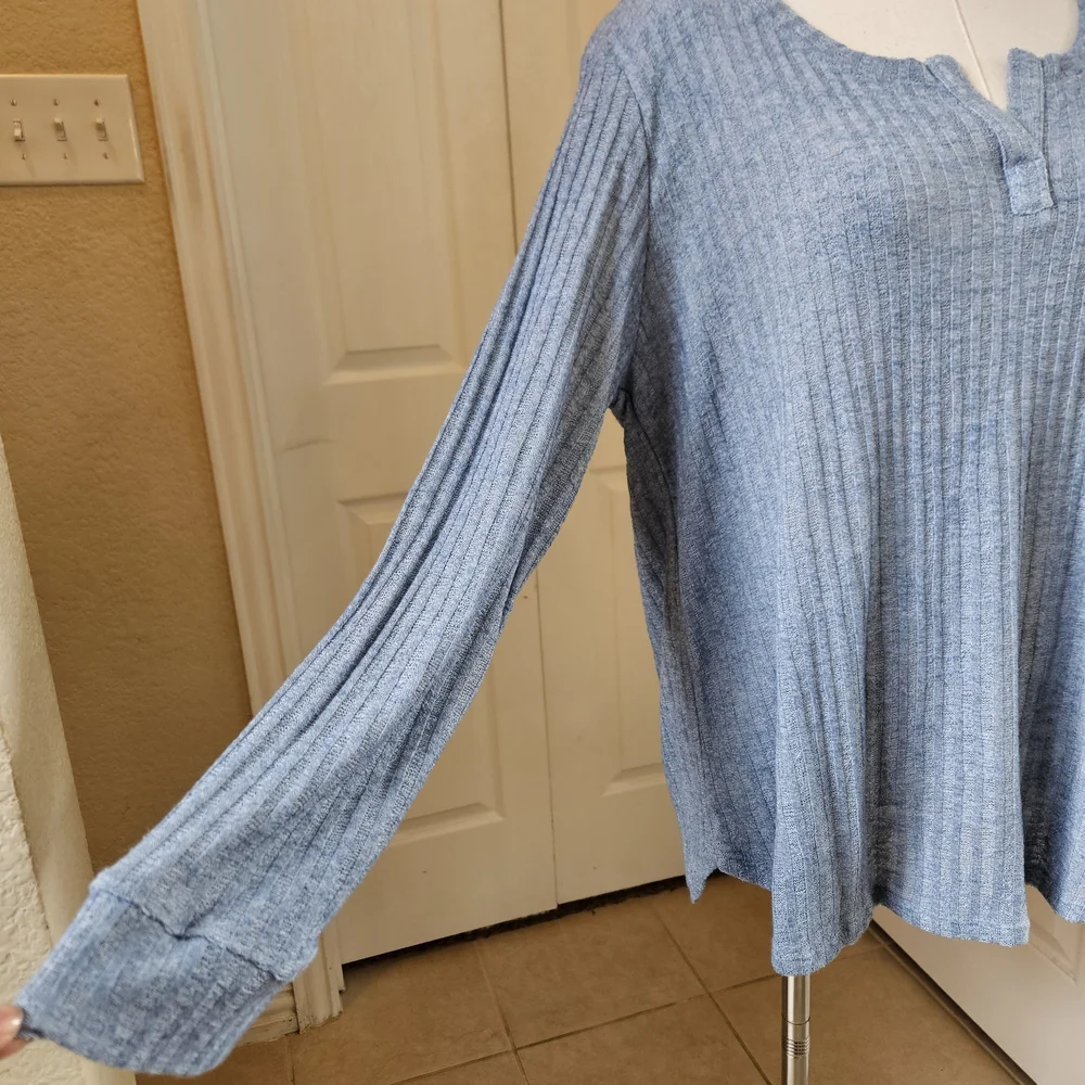 Nally & Millie Ribbed Knit Long Sleeve Top – Blue – Size L/XL NWT - Picture 8 of 11